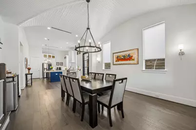 541 W 27th Street, Houston, TX 77008 - Photo 2