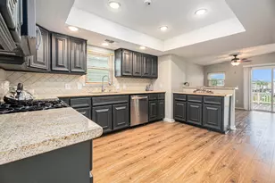 658 Warsaw St, Hitchcock, TX 77563 - Photo 6