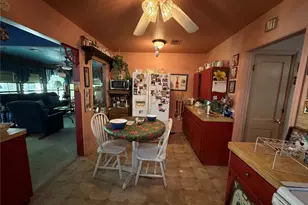 109 Dahlia St, Orange, TX 77630 - Photo 6