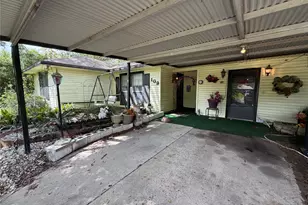 109 Dahlia St, Orange, TX 77630 - Photo 2