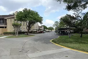 10555 Turtlewood Ct, Houston, TX 77072 - Photo 2