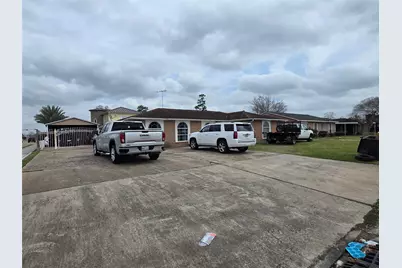830 Hollycrest Drive, Channelview, TX 77530 - Photo 4
