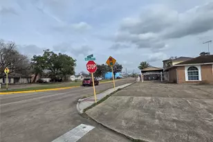 830 Hollycrest Dr, Channelview, TX 77530 - Photo 18