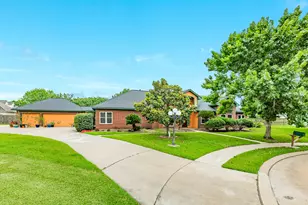 55 Mandevilla Ct, Lake Jackson, TX 77566 - Photo 12