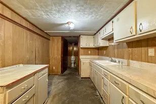 1045 12th St, Dickinson, TX 77539 - Photo 24