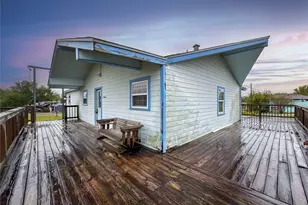 1045 12th St, Dickinson, TX 77539 - Photo 10