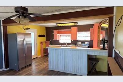 7526 3rd Avenue, Sabine Pass, TX 77640 - Photo 4