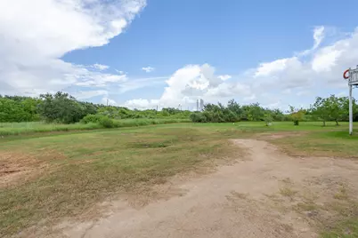 7526 3rd Avenue, Sabine Pass, TX 77640 - Photo 24