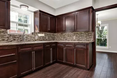 5315 Lawn Arbor Drive, Houston, TX 77066 - Photo 16
