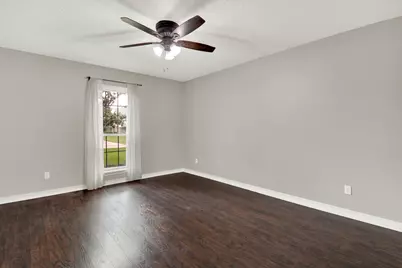 5315 Lawn Arbor Drive, Houston, TX 77066 - Photo 32