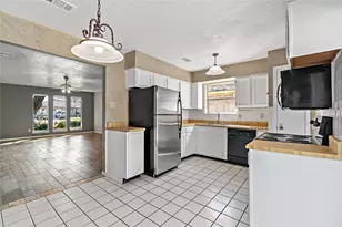 7410 Londres Dr, Houston, TX 77083 - Photo 6