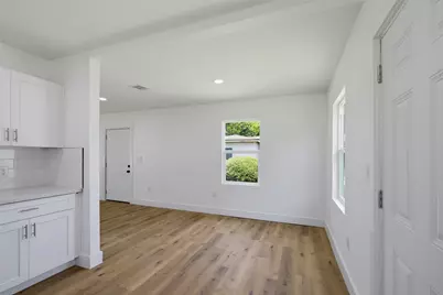 1004 11th Street N, Texas City, TX 77590 - Photo 6