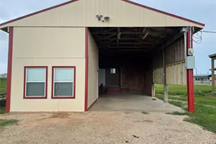 544 Marlin St, Sargent, TX 77414 - Photo 2