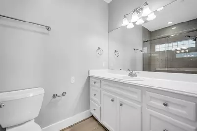 1029 W 15th 1/2 Street, Houston, TX 77008 - Photo 14