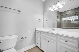1029 W 15th 1/2 St, Houston, TX 77008 - Photo 14
