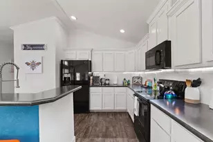 138 Rum Cay Ct, Point Blank, TX 77364 - Photo 4