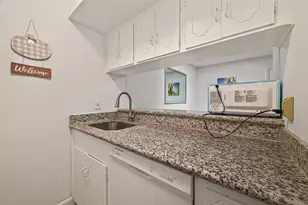 2201 Fountain View Dr, Houston, TX 77057 - Photo 12