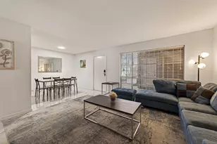 2201 Fountain View Dr, Houston, TX 77057 - Photo 6