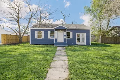 111 Poinsetta Lane, Highlands, TX 77562 - Photo 22