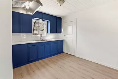 111 Poinsetta Lane, Highlands, TX 77562 - Photo 6