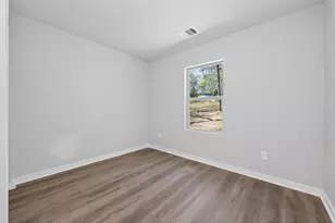 154 Lakeview Dr E, Livingston, TX 77351 - Photo 10