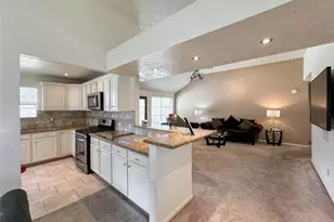 16747 Square Rigger Ln, Friendswood, TX 77546 - Photo 6
