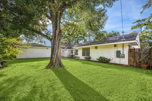 14723 River Forest Dr, Houston, TX 77079 - Photo 20
