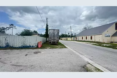 6513 Laura Koppe Road, Houston, TX 77016 - Photo 8
