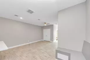 2608 Campbell St, Houston, TX 77026 - Photo 16