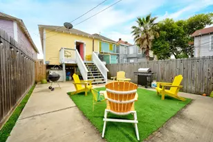 1720 Ave N 1/2, Galveston, TX 77550 - Photo 24