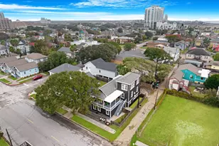 910 9th St, Galveston, TX 77550 - Photo 34