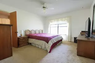 5201 W Zephyr Dr, Alvin, TX 77511 - Photo 8