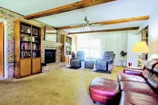5201 W Zephyr Dr, Alvin, TX 77511 - Photo 4