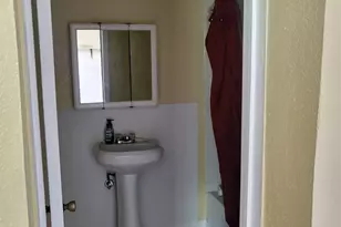 1005 E 35th St, Houston, TX 77022 - Photo 4