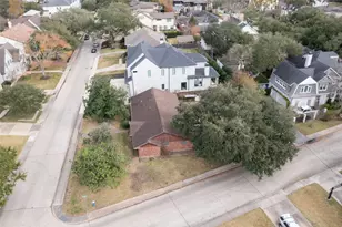 3647 Aberdeen Way, Houston, TX 77025 - Photo 12