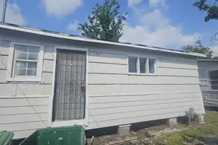 6909 Kittridge St, Houston, TX 77028 - Photo 2