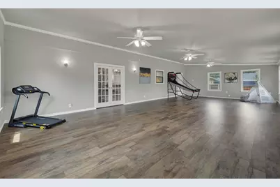 580 E Zipp Road, New Braunfels, TX 78130 - Photo 10
