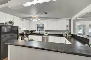 580 E Zipp Rd, New Braunfels, TX 78130 - Photo 6