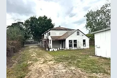 207 S 5th Street, Highlands, TX 77562 - Photo 1