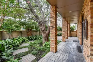 1601 Nantucket Dr, Houston, TX 77057 - Photo 2