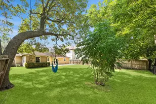 140 Pamellia Dr, Bellaire, TX 77401 - Photo 12