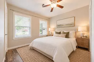 140 Pamellia Dr, Bellaire, TX 77401 - Photo 10