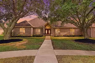 8135 Medinah Dr, Beaumont, TX 77707 - Photo 2