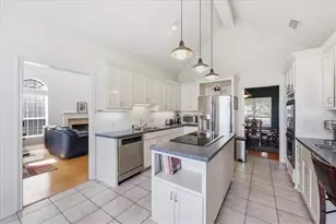 8135 Medinah Dr, Beaumont, TX 77707 - Photo 12