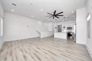 3010 Jensen Springs Ln, Houston, TX 77026 - Photo 16