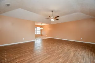 12011 Monument Valley Dr, Houston, TX 77067 - Photo 4