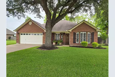 54 Zinnia Court, Lake Jackson, TX 77566 - Photo 2