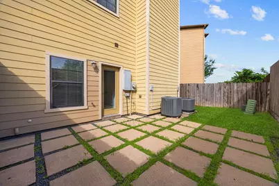 1146 Hempstead Villa Lane, Houston, TX 77008 - Photo 1
