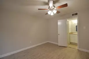 1326 Town Circle Circle, Baytown, TX 77520 - Photo 14