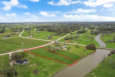 708 Winchester Trail, Angleton, TX 77515 - Photo 10